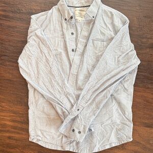 Men's Casual Light Gray Button-Down Shirt
